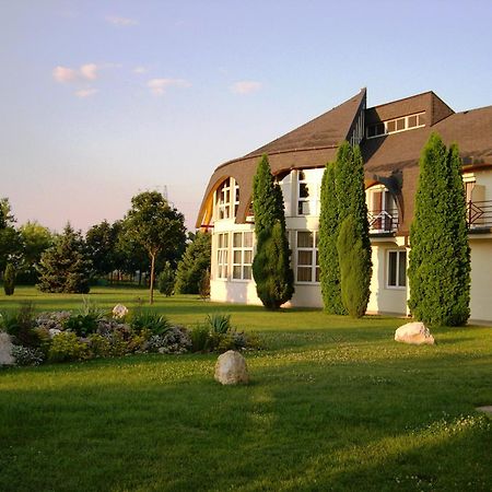 Hotel Ovit Keszthely Exterior photo