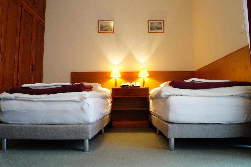 Hotel Ovit Keszthely Exterior photo